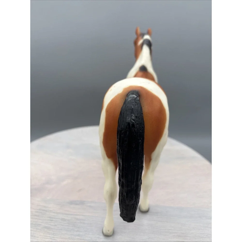 Breyer Kaleidoscope Collectors Edition Chestnut Paint Tour Model 702395 Horse